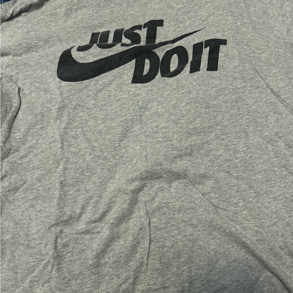 Men’s Nike Size M T shirts (3 total)
